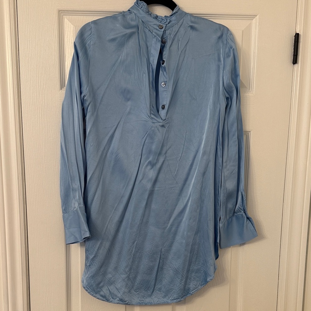 Elegant Blue Women's Top - Picture 2 of 3